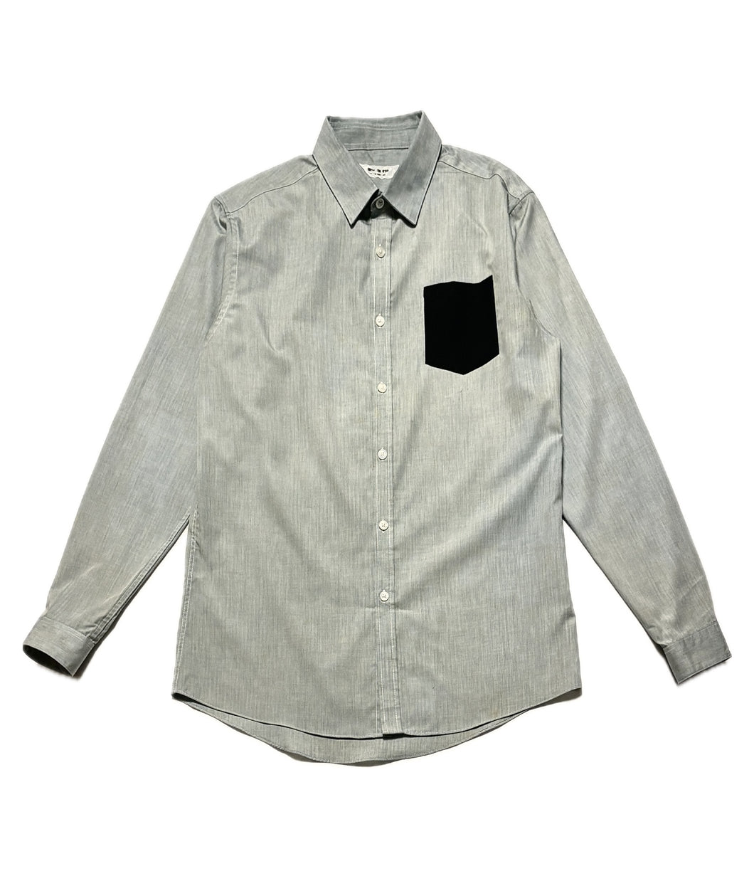 Rehaciendo camisas / Bajo el cerebro