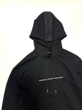 Cargar imagen en el visor de la galería, Sudadera con capucha y bolsillo con cremallera / MASAMI MARUSAWA
